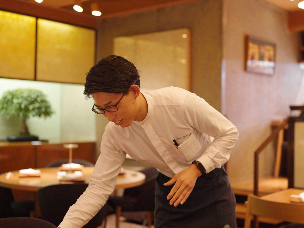 正社員　20代